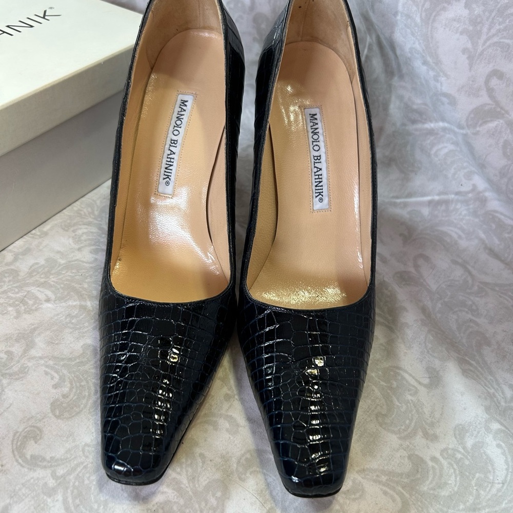 Manolo Blahnik Navy Blue Alligator Heels with Classic Pump Silhouette